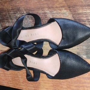 Gianni Bini Black Textured Flats